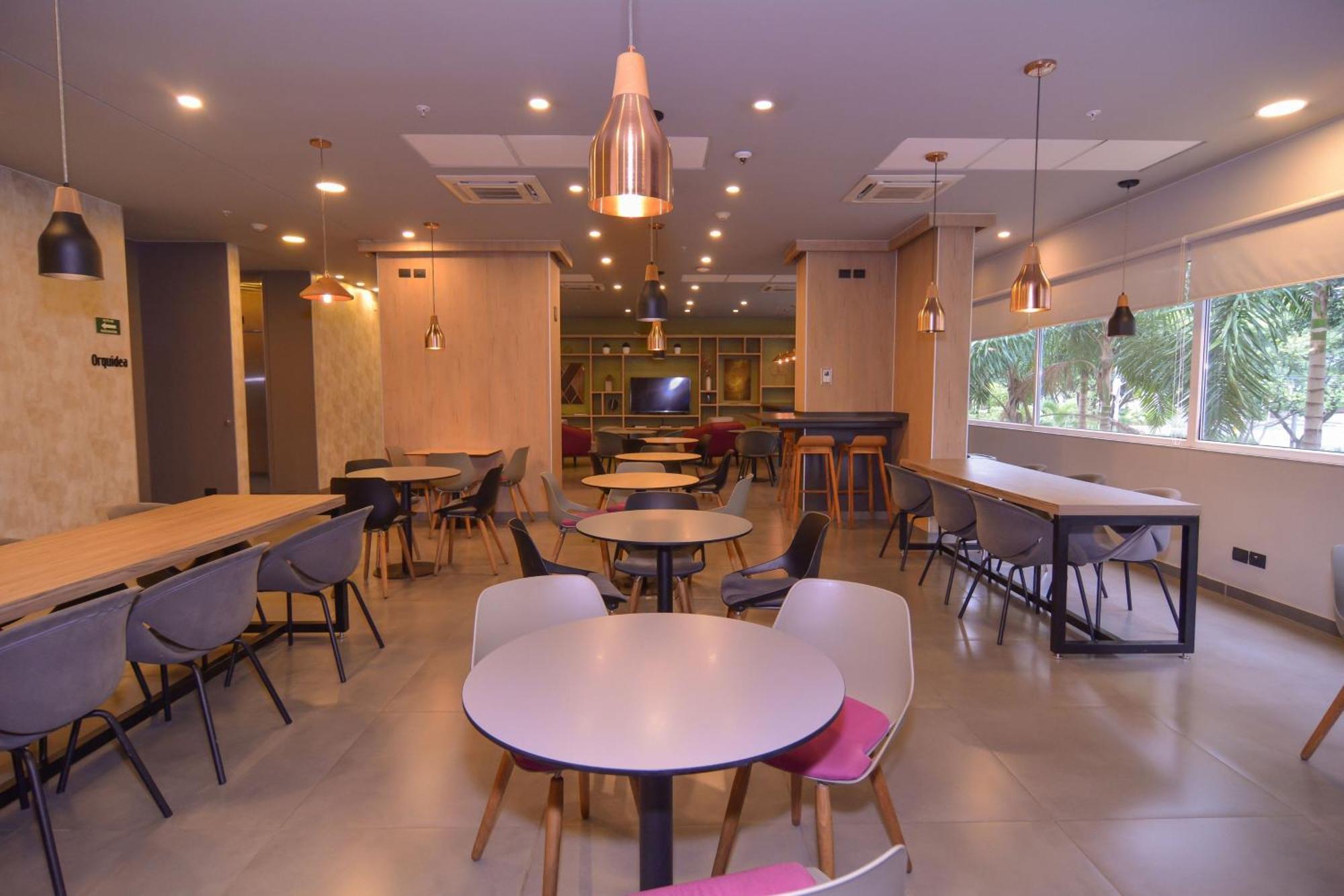 City Express Plus By Marriott Medellin Colombia Ngoại thất bức ảnh